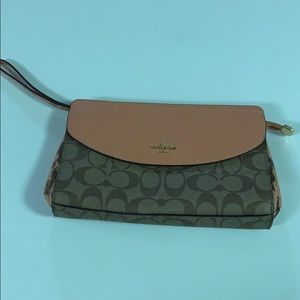 Wristlet